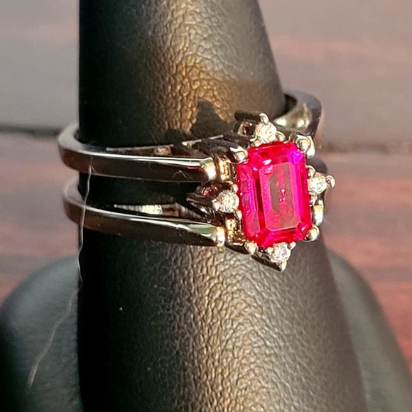 Karis Brand Ruby and Quartz and Sapphire and Quartz Reversable Ring Size 8 1/4 - Picture 1 of 9